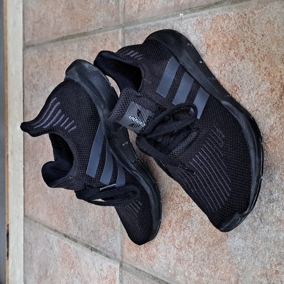 Adidas Size 4.5J/6W - Picture 4 of 4